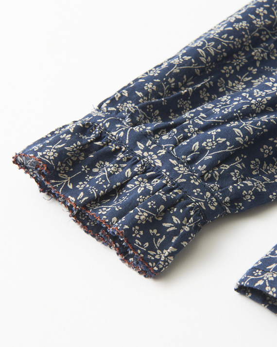 LILI et NENE キッズ CARAMEL 2023AW KIDS WOVEN TOP（NAVY FLORAL ）6A-8A