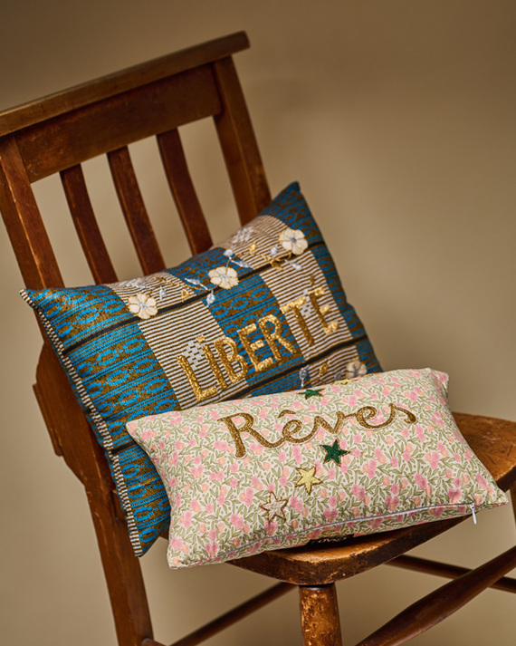 フランス刺繍クッション/アンティーク/ミニクッション/蚤の市/パリ/paris LILI et NENE CSAO（サオ） CSAO Mini Embroidered cushion REVES