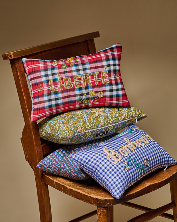 LILI et NENE CSAO（サオ） CSAO Mini Embroidered cushion LIBERTE