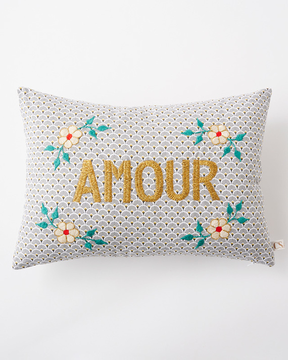 LILI et NENE CSAO（サオ） CSAO Embroidered cushion AMOUR