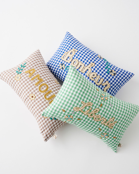 LILI et NENE CSAO（サオ） CSAO Mini embroidered cushion LIBERTE